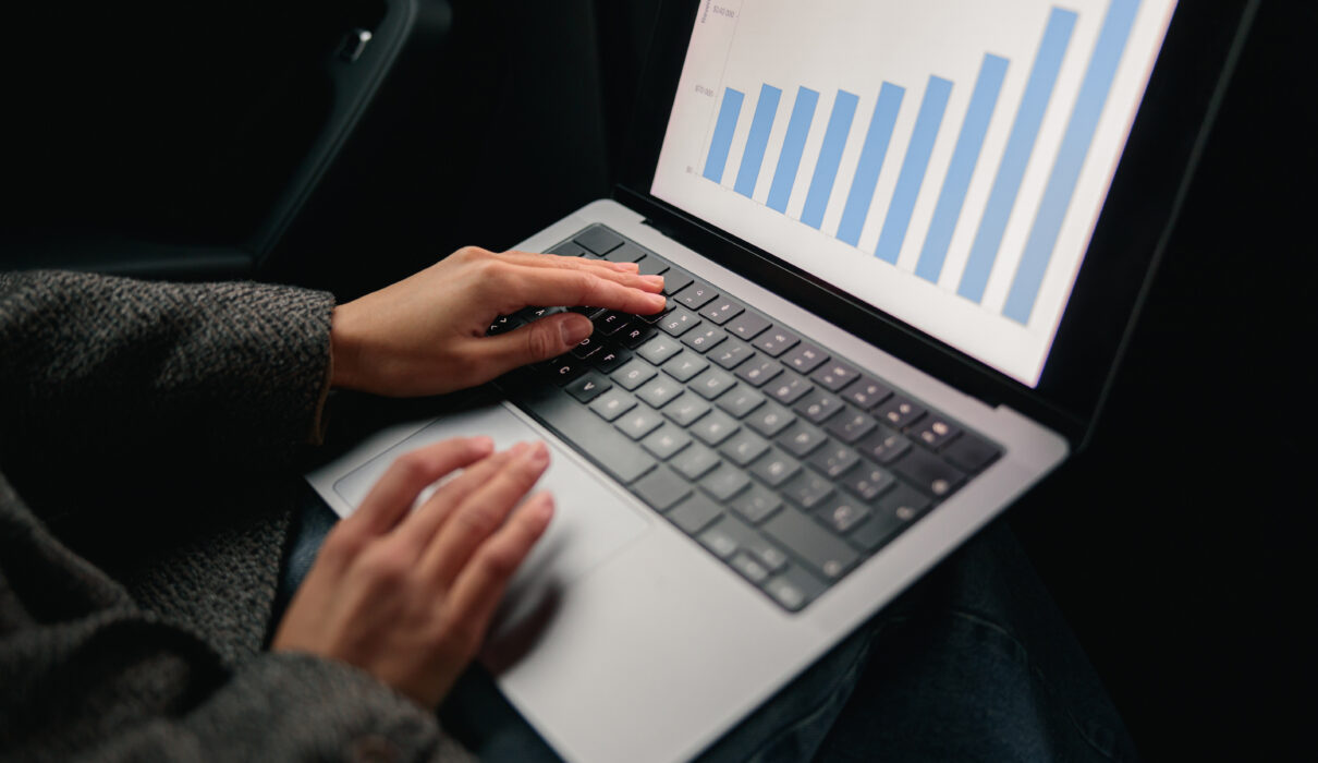 close up of businesswoman analyst working on lapto 2026 01 08 22 58 35 utc scaled