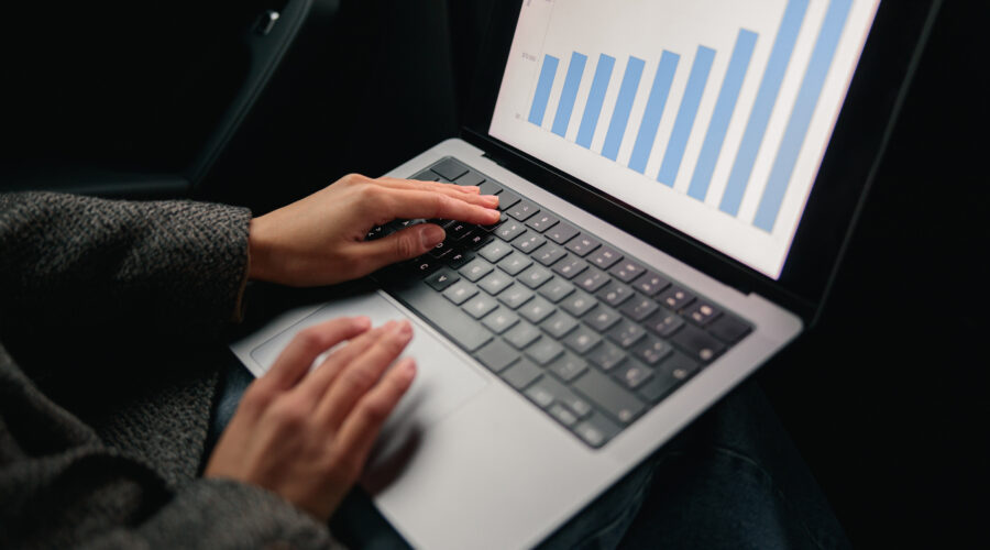 close up of businesswoman analyst working on lapto 2026 01 08 22 58 35 utc scaled