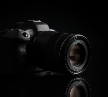 digital mirrorless camera on black background 2026 01 09 00 53 07 utc