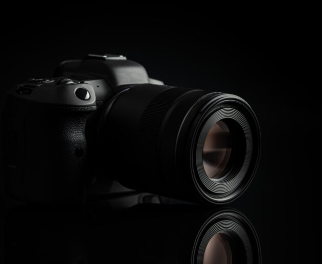 digital mirrorless camera on black background 2026 01 09 00 53 07 utc
