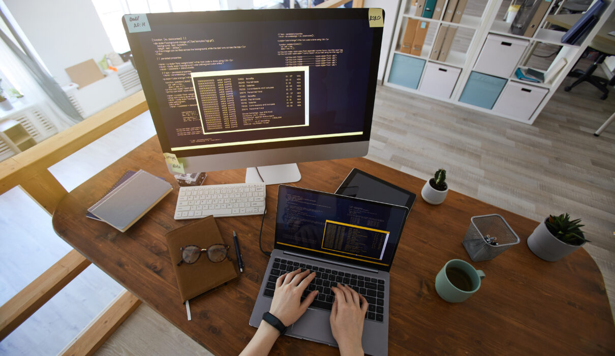 it developer at workplace above view 2026 01 09 01 09 48 utc scaled